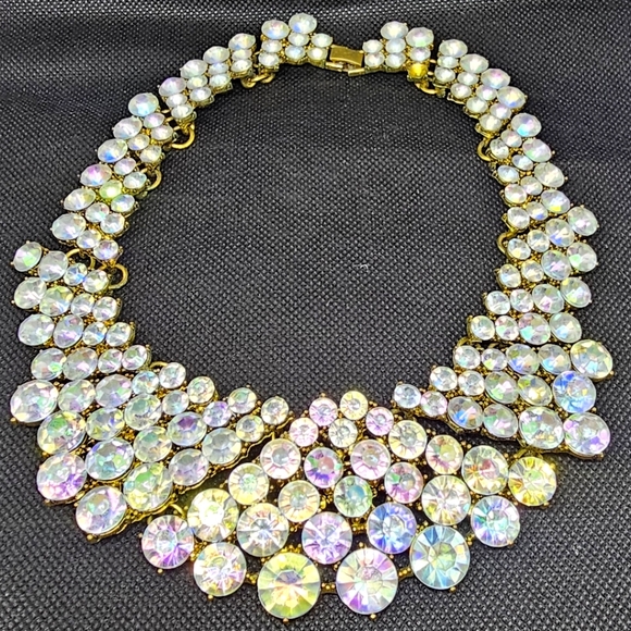 Jewelry - Beautiful sparkling choker necklace